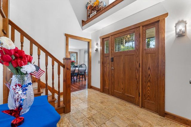 W326S1480 Forest Hills DRIVE, Delafield, WI 53018