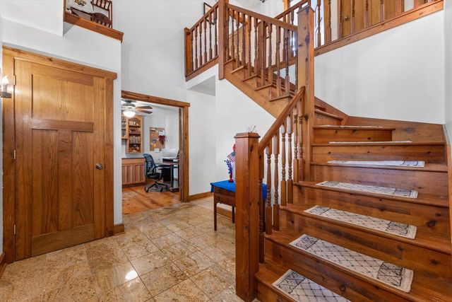 W326S1480 Forest Hills DRIVE, Delafield, WI 53018