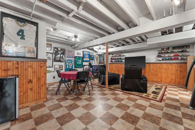 W326S1480 Forest Hills DRIVE, Delafield, WI 53018