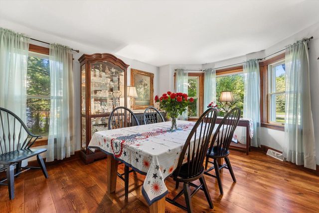 W326S1480 Forest Hills DRIVE, Delafield, WI 53018