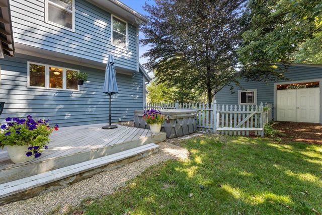 W326S1480 Forest Hills DRIVE, Delafield, WI 53018