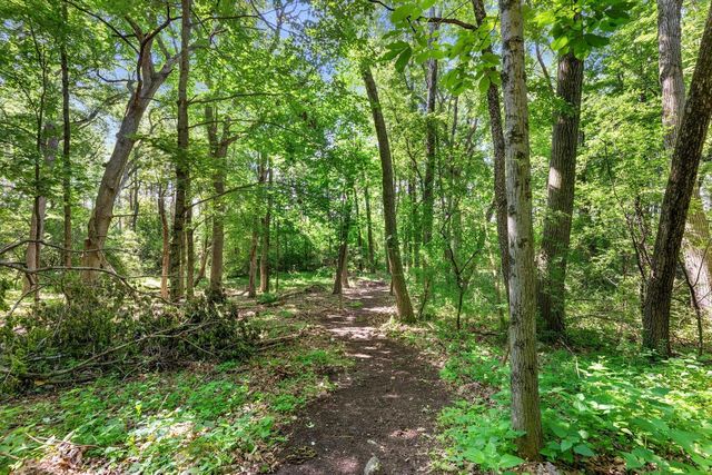 W326S1480 Forest Hills DRIVE, Delafield, WI 53018