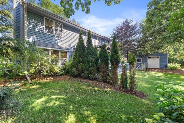 W326S1480 Forest Hills DRIVE, Delafield, WI 53018