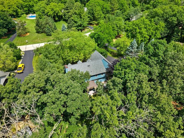 W326S1480 Forest Hills DRIVE, Delafield, WI 53018