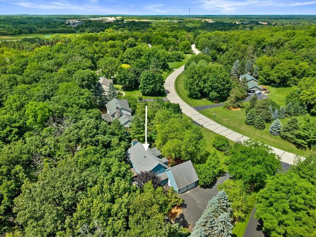 W326S1480 Forest Hills DRIVE, Delafield, WI 53018