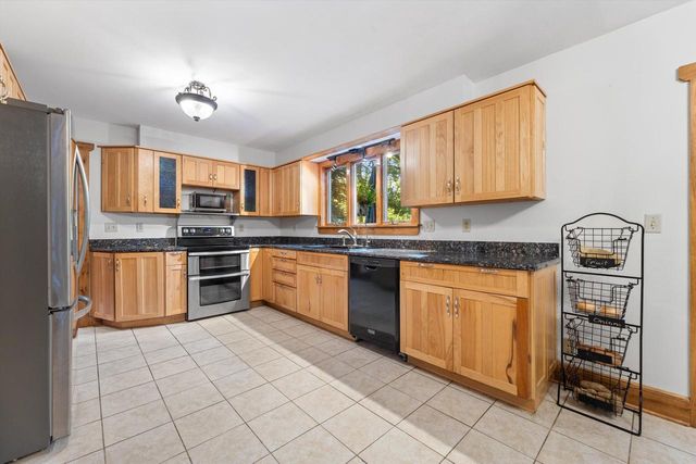 W326S1480 Forest Hills DRIVE, Delafield, WI 53018