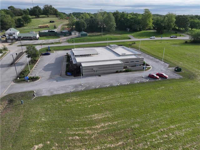 5201 Willow Creek Drive, Springdale, AR 72762