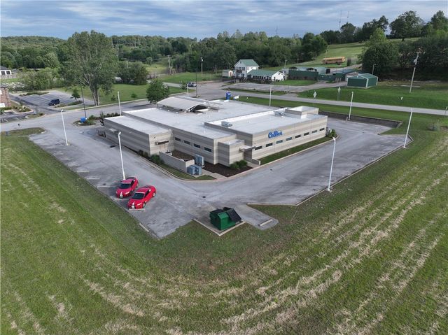 5201 Willow Creek Drive, Springdale, AR 72762