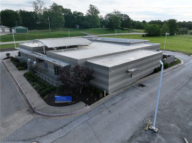 5201 Willow Creek Drive, Springdale, AR 72762