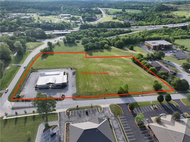 5201 Willow Creek Drive, Springdale, AR 72762