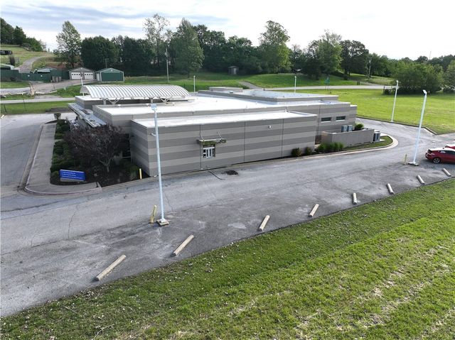 5201 Willow Creek Drive, Springdale, AR 72762