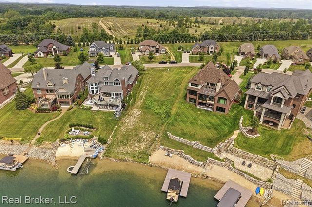 10407 Stoney Point Drive, South Lyon, MI 48178