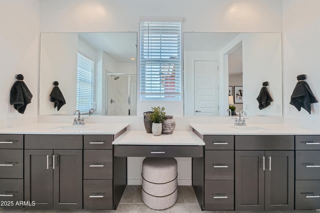 8320 E PRAIRIE Avenue, Mesa, AZ 85212