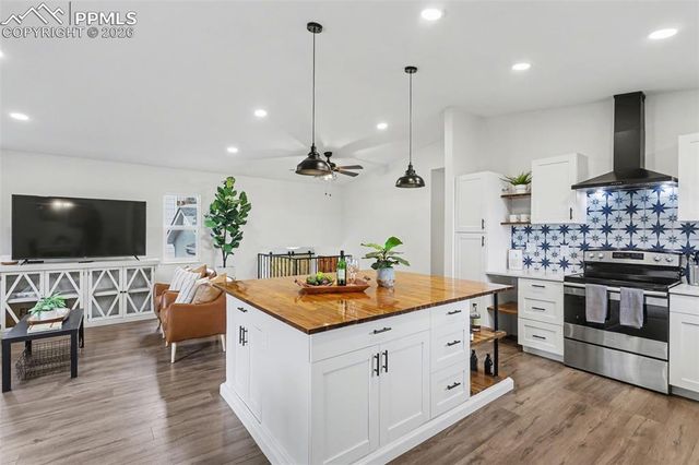 5460 Villa Circle, Colorado Springs, CO 80918