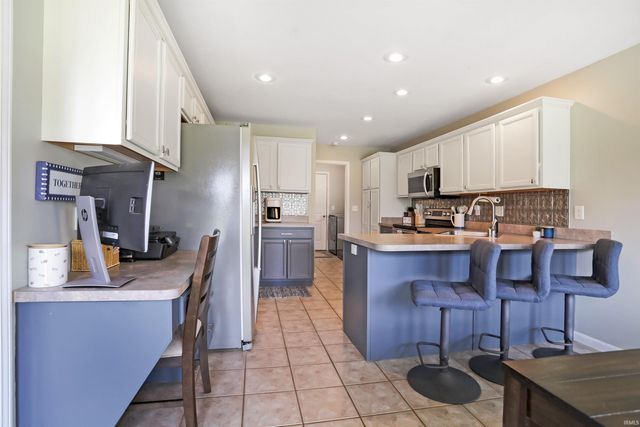 297 Persimmon Circle, Boonville, IN 47601