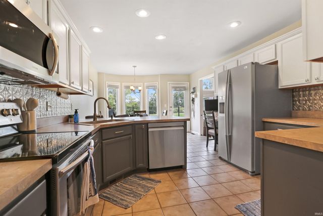 297 Persimmon Circle, Boonville, IN 47601