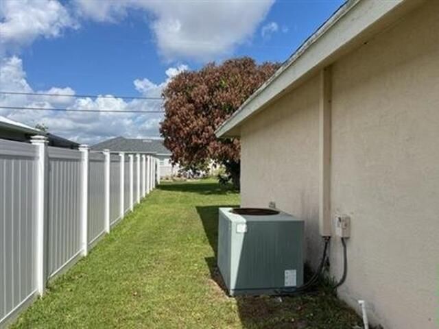 1944 SW Breezeway Street, Port St. Lucie, FL 34987