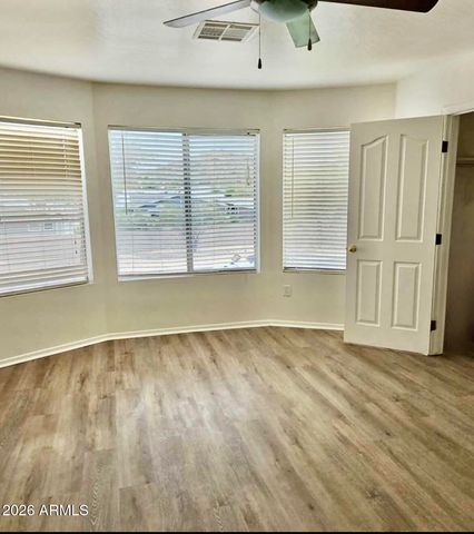 2040 E BEHREND Drive, Phoenix, AZ 85024