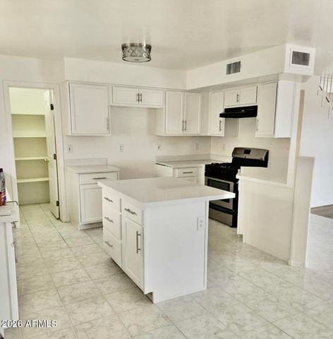 2040 E BEHREND Drive, Phoenix, AZ 85024