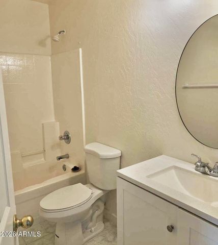 2040 E BEHREND Drive, Phoenix, AZ 85024