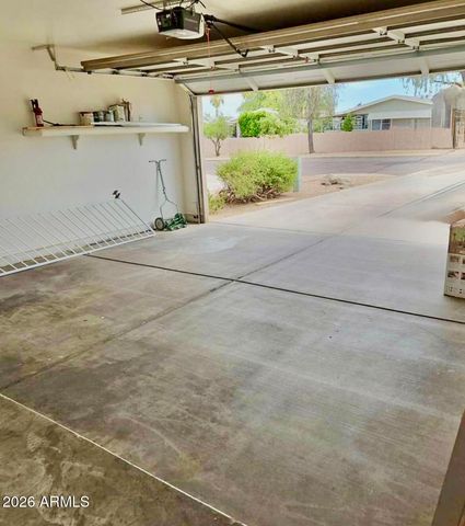 2040 E BEHREND Drive, Phoenix, AZ 85024