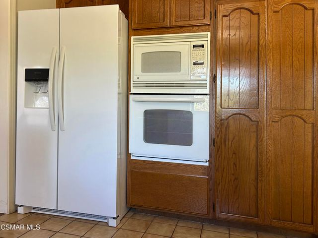 521 Melbourne Court, Newbury Park, CA 91320