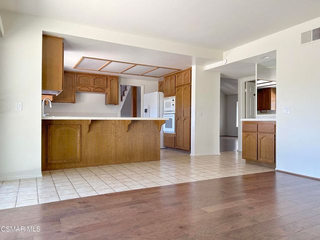 521 Melbourne Court, Newbury Park, CA 91320