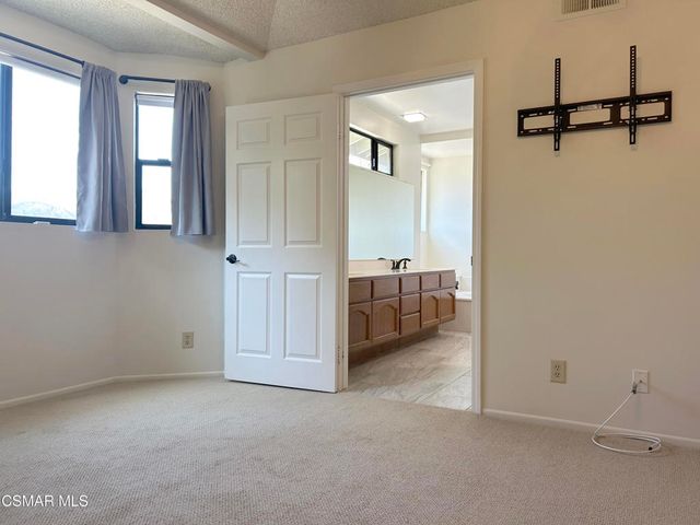 521 Melbourne Court, Newbury Park, CA 91320