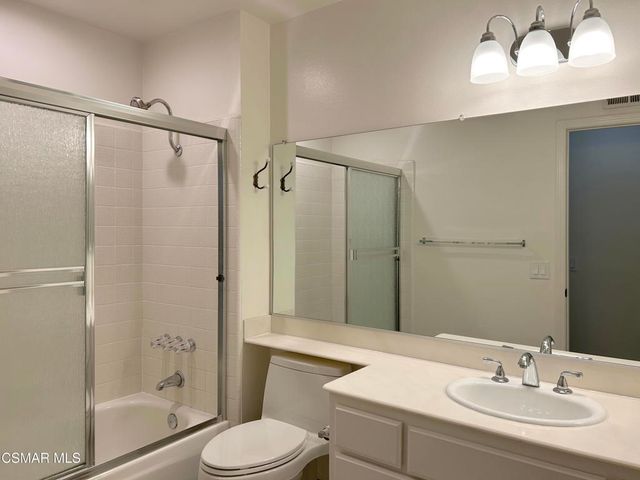 521 Melbourne Court, Newbury Park, CA 91320