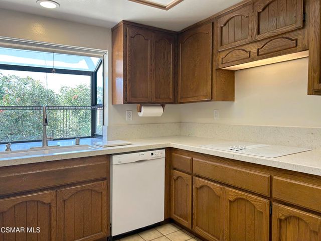 521 Melbourne Court, Newbury Park, CA 91320