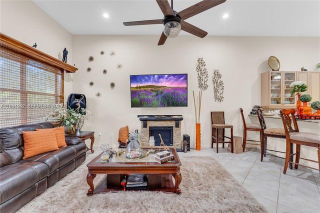 7651 Via Grande, Boynton Beach, FL 33437