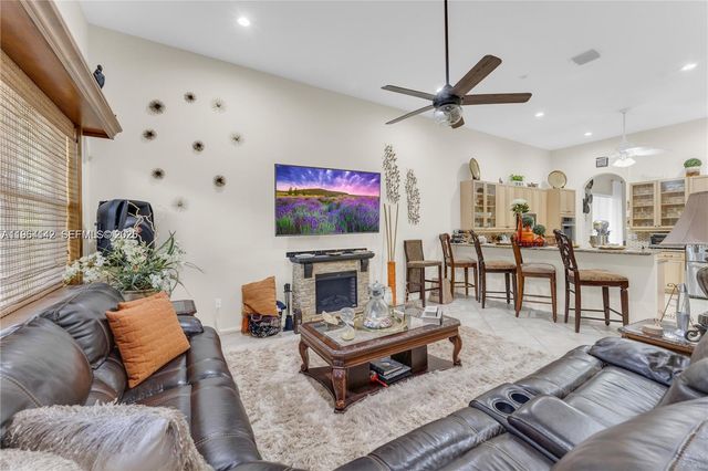 7651 Via Grande, Boynton Beach, FL 33437