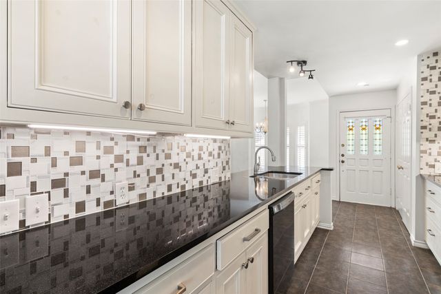 8610 Turtle Creek Boulevard 208, Dallas, TX 75225