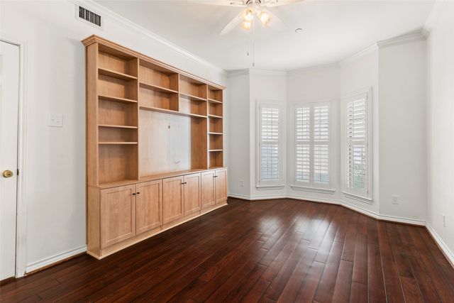 8610 Turtle Creek Boulevard 208, Dallas, TX 75225