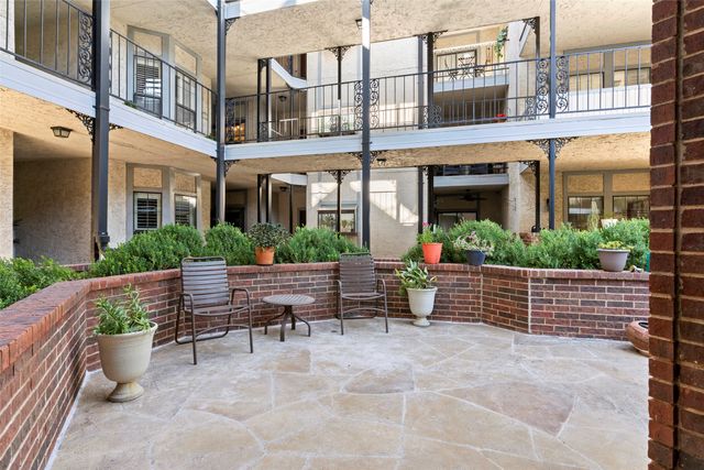 8610 Turtle Creek Boulevard 208, Dallas, TX 75225