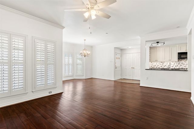 8610 Turtle Creek Boulevard 208, Dallas, TX 75225
