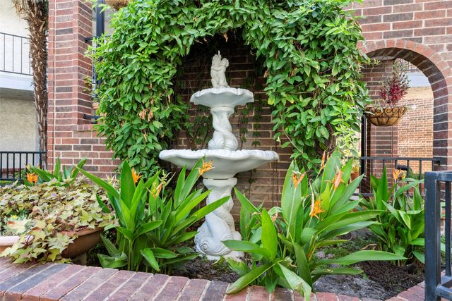 8610 Turtle Creek Boulevard 208, Dallas, TX 75225