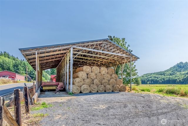 628 E Valley Road, Skamokawa, WA 98647