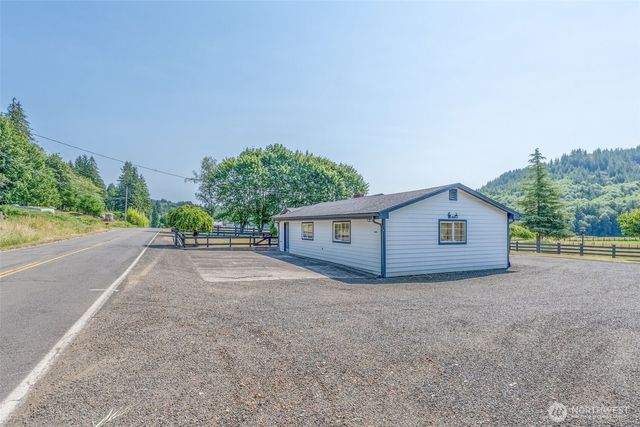 628 E Valley Road, Skamokawa, WA 98647
