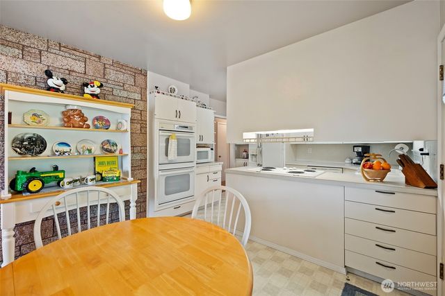 628 E Valley Road, Skamokawa, WA 98647