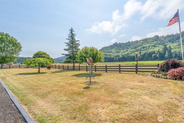 628 E Valley Road, Skamokawa, WA 98647