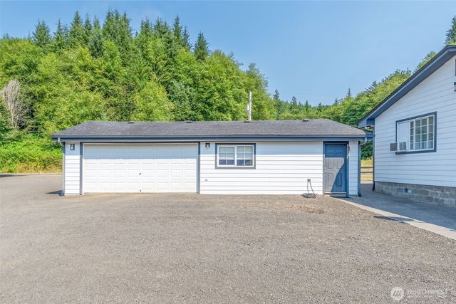 628 E Valley Road, Skamokawa, WA 98647