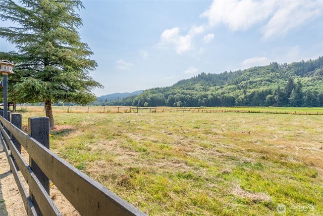 628 E Valley Road, Skamokawa, WA 98647