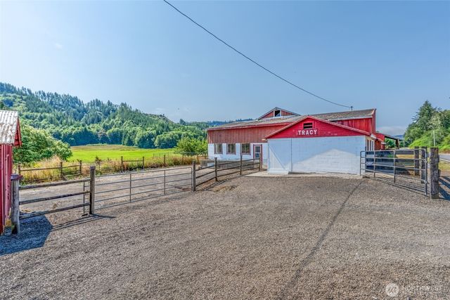 628 E Valley Road, Skamokawa, WA 98647