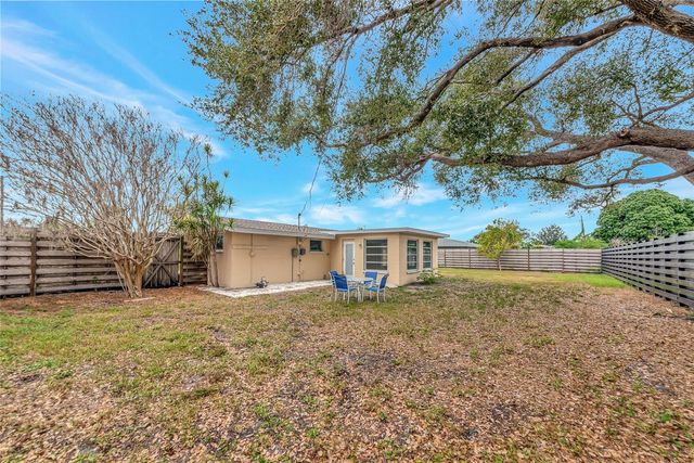 2707 BIGELOW DR, Sarasota, FL 34239