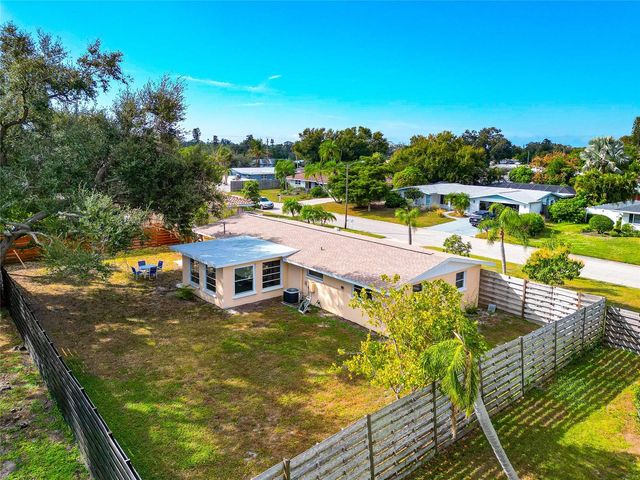 2707 BIGELOW DR, Sarasota, FL 34239