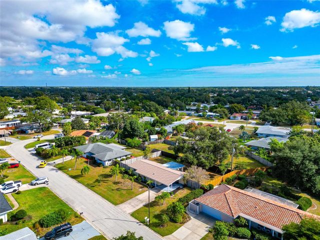 2707 BIGELOW DR, Sarasota, FL 34239