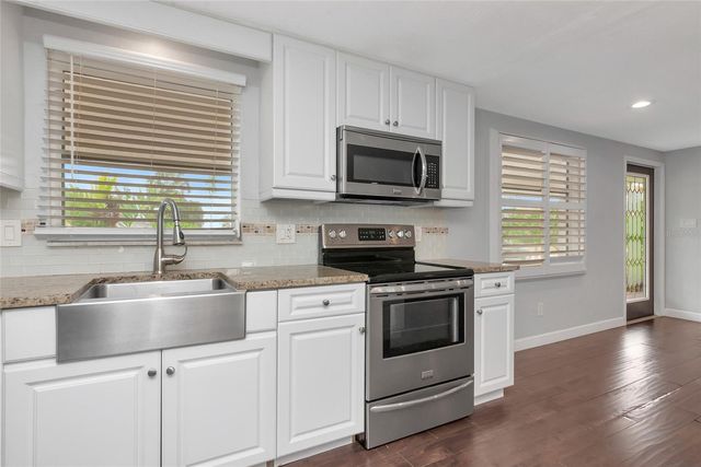 2707 BIGELOW DR, Sarasota, FL 34239