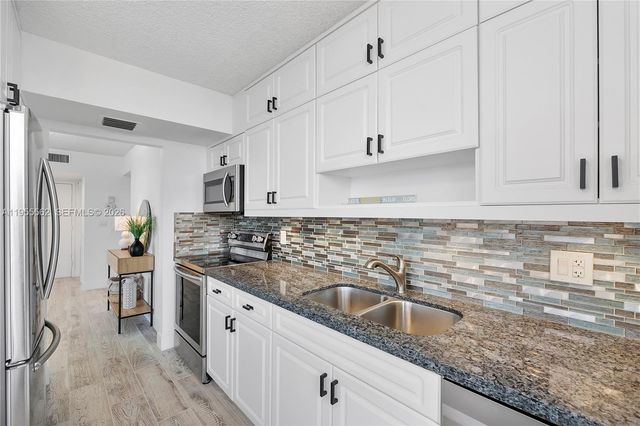 2639 N Riverside Dr 806, Pompano Beach, FL 33062