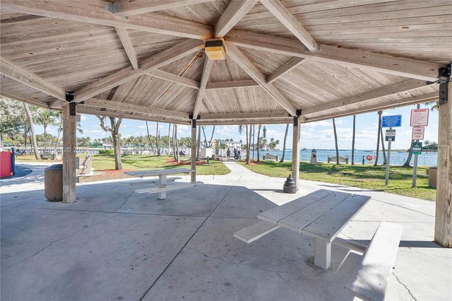 2639 N Riverside Dr 806, Pompano Beach, FL 33062